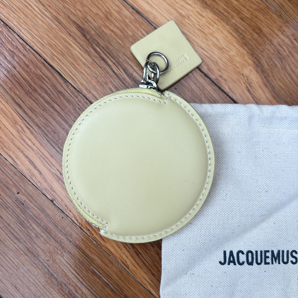 Jacquemus coin purse bag charm brand new dusty yellow color. - Picture 2 of 5